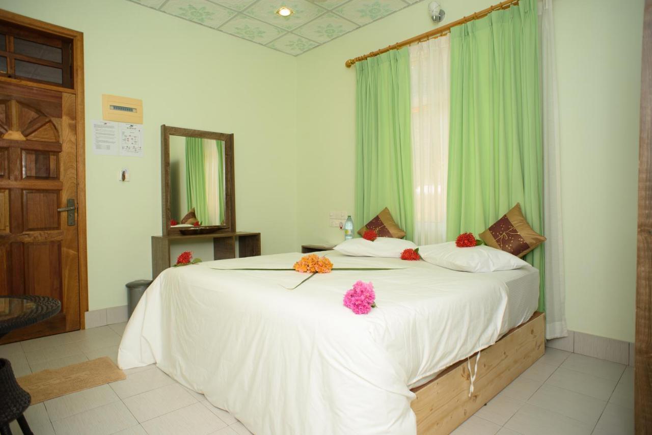 Summer Vibes Beach Front Rasdhoo 外观 照片